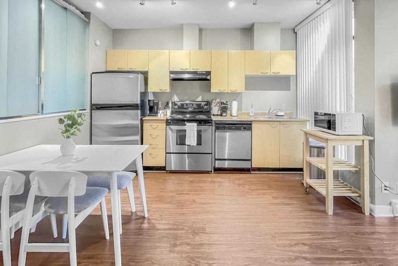 Top Floor Unit On Granville Strip Yaletown Area Vancouver Eksteriør bilde